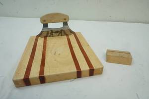 lot 10 image: Ulla, cutting board