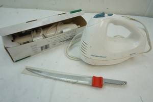 lot 11 image: kitchen appliances