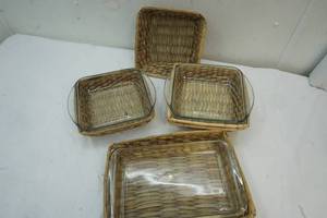lot 19 image: Anchor ,Pyrex oven ware