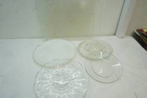 lot 27 image: Glassware