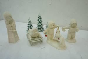 lot 28 image: Snow babies