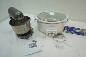 lot 32 image: Rival Crock pot, Americana mixer