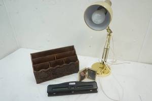 lot 38 image: home decor