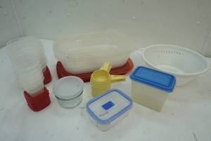 lot 45 image: Measuring cups
