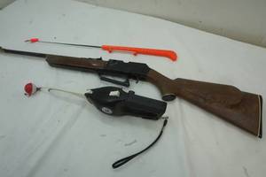 lot 50 image: Daisy  gun