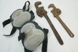 lot 71 image: pipe wrenches