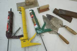 lot 74 image: construction tools