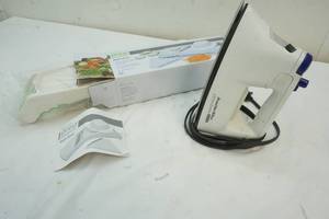lot 83 image: Proctor silex iron , multi slicer