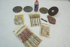 lot 101 image: Vintage chalk line, chisels, 18 ga wire