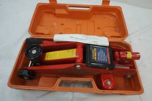 lot 111 image: True Grip jack