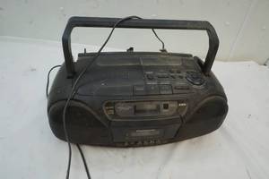 lot 121 image: Panasonic stereo