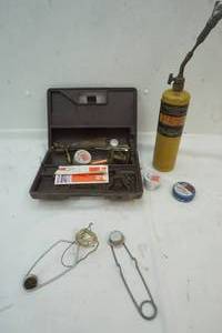 lot 136 image: Propane burner and solder kit