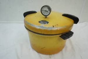 lot 168 image: Kitchenware