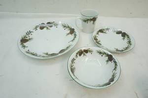 lot 177 image: 8 Piece Place Setting