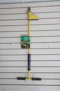 lot 221 image: garden tools