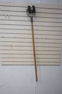 lot 223 image: Edger