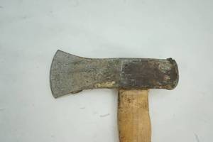 lot 224 image: Splitting Maul