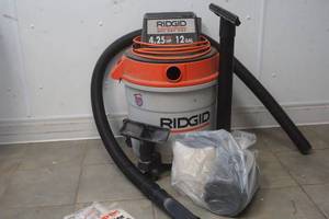 lot 230 image: Rigid Wet -n- Dry Vacuum