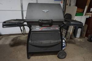 lot 239 image: Char-Broil Propane Grill