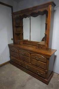 lot 260 image: Dresser with Mirror