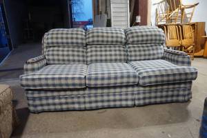 lot 262 image: Couch