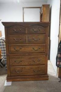 lot 263 image: Dresser with 5 Drawers