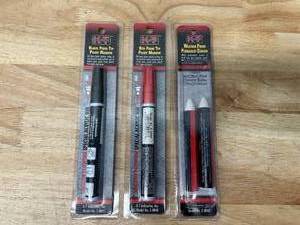 lot 64 image: K-T INDUSTRIES Lot of Fiber Tip Paint Markers and Weather Proof Permanent Crayons