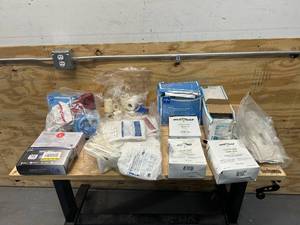 lot 71 image: Lot of Medical Supplies
