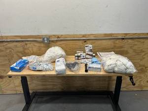 lot 72 image: Lot of Medical Supplies