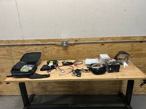 lot 73 image: Lot of Medical Supplies