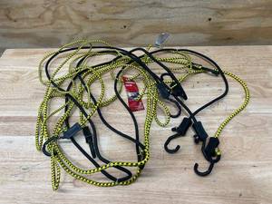 lot 82 image: HUSKY Adjustable Cargo Net with Hooks