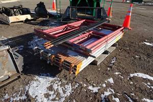 Scaffolding - 4 Uprights, 6 Planks, 3 Crossmembers