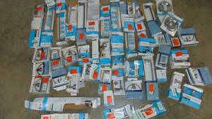 lot 5 image: Mixed Lot of Bathroom Accessories Store Returns