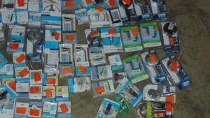 lot 9 image: Mixed Lot of Store Return Bathroom Accessories