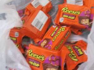 12- 1.3 oz Reeses Big Cup Pretzels...