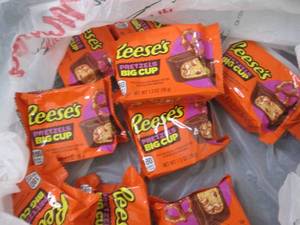 12- 1.3 oz Reeses Big Cup Pretzels...