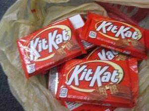12- 1.5 oz KitKat Bars...