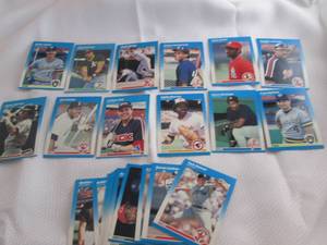 Assorted 1987 Fleer Baseball Cards...