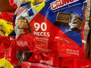 lot 90 image: Nestle Party Packs