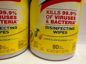 lot 140 image: Lysol Disinfecting Wipes