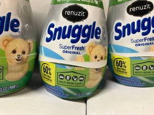 lot 109 image: Renuzit Original Scent Air Freshener