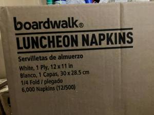 lot 62 image: Luncheon Napkins