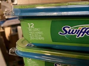 lot 108 image: Swiffer Wet Cloths