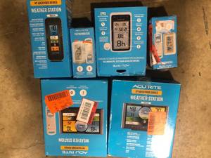 lot 29 image: Lot of Assorted Weather Stations Various Models and Conditions  Customer Returns See Pictures