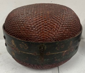 Chinese Round Woven Clamshell Baskets