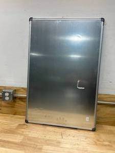 lot 10 image: Dry Erase Board