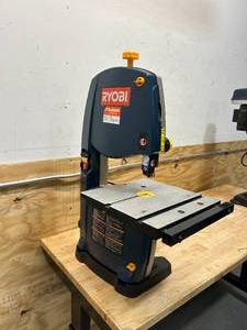 lot 20 image: RYOBI BS903 9 in. Bandsaw
