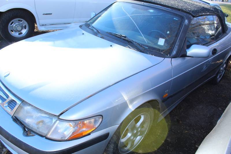 lot 3 image: 2000 SAAB 9-3 SE 2dr Convertible