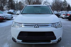 lot 1 image: 2015 Mitsubishi Outlander SE AWD 4dr SUV