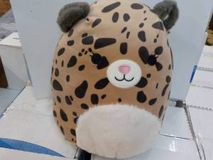 lot 8 image: Squishmallow Kei...